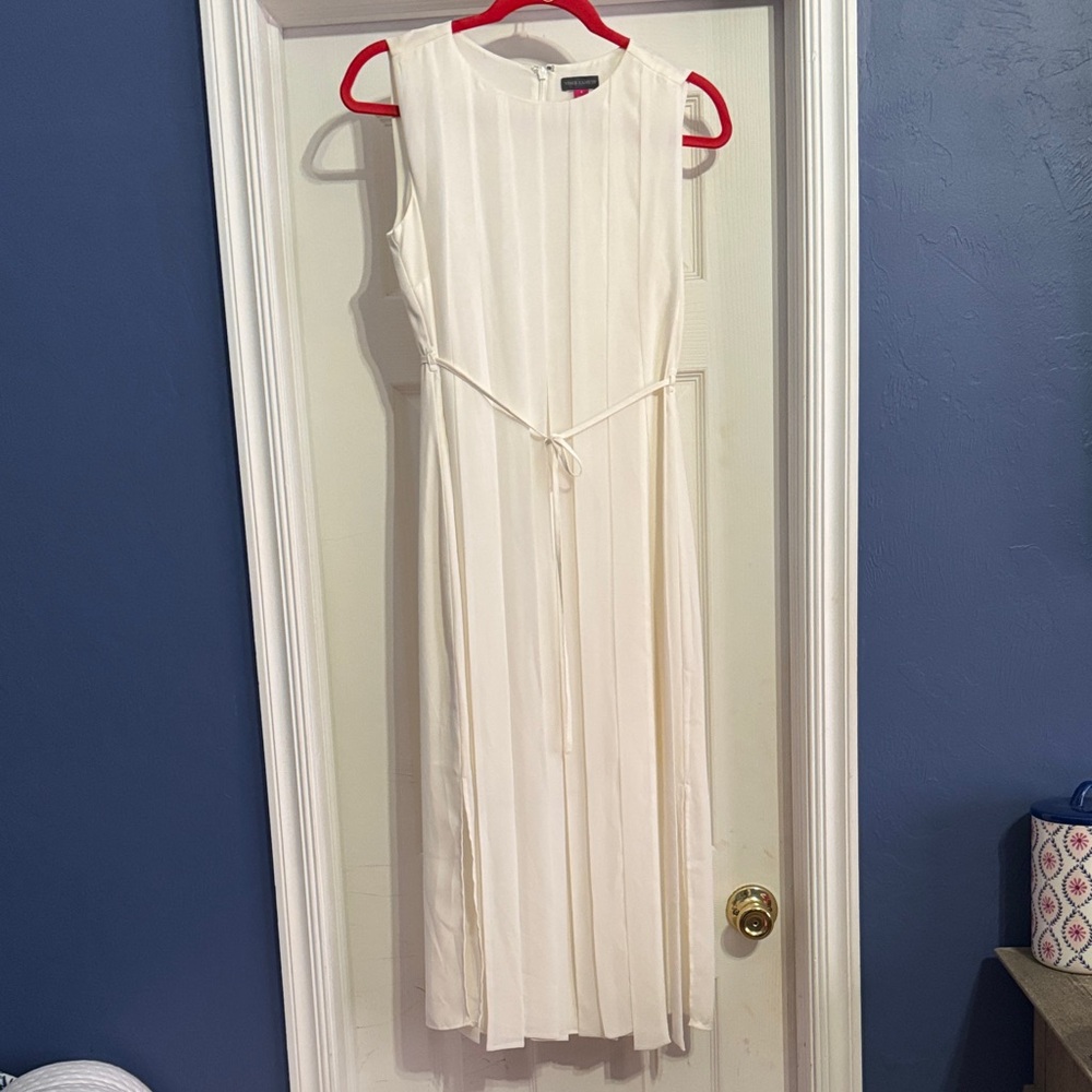 Elegant Cream Sleeveless Dress